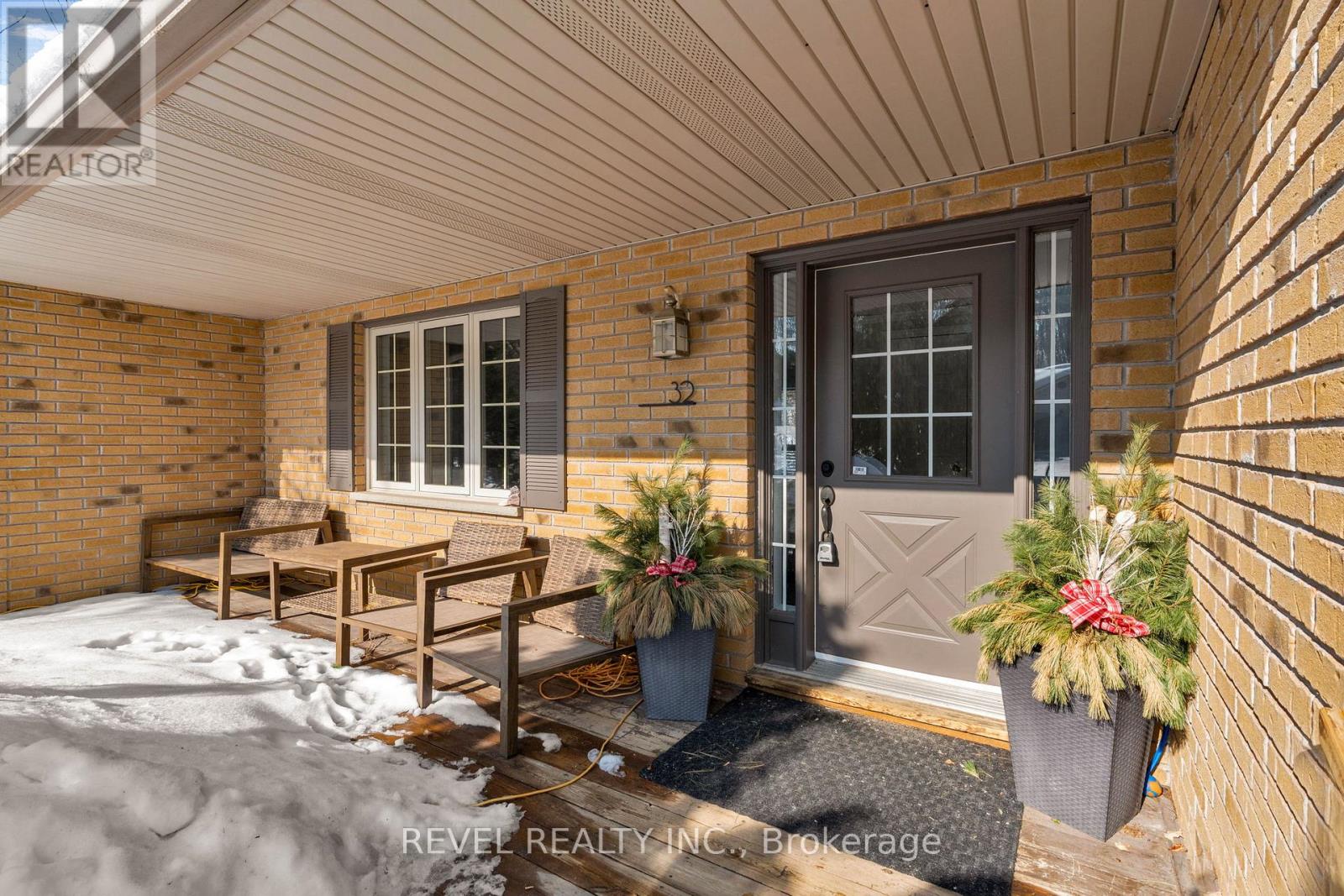 32 Hickory Lane, Oro-Medonte, Ontario  L0K 1E0 - Photo 4 - S12803060