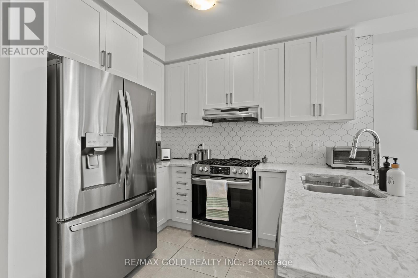 59 Folgate Crescent, Brampton, Ontario  L6R 0B3 - Photo 17 - W12803032