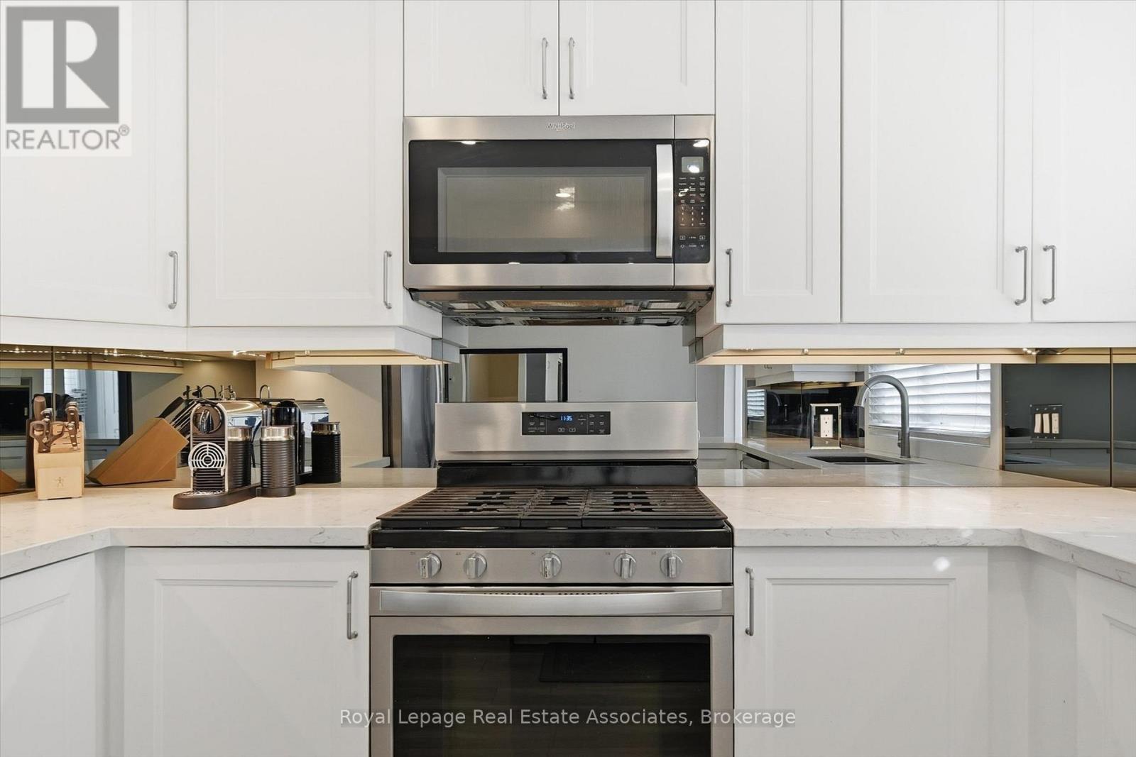 489 Timber Lane, Burlington, Ontario  L7L 4B1 - Photo 15 - W12803038