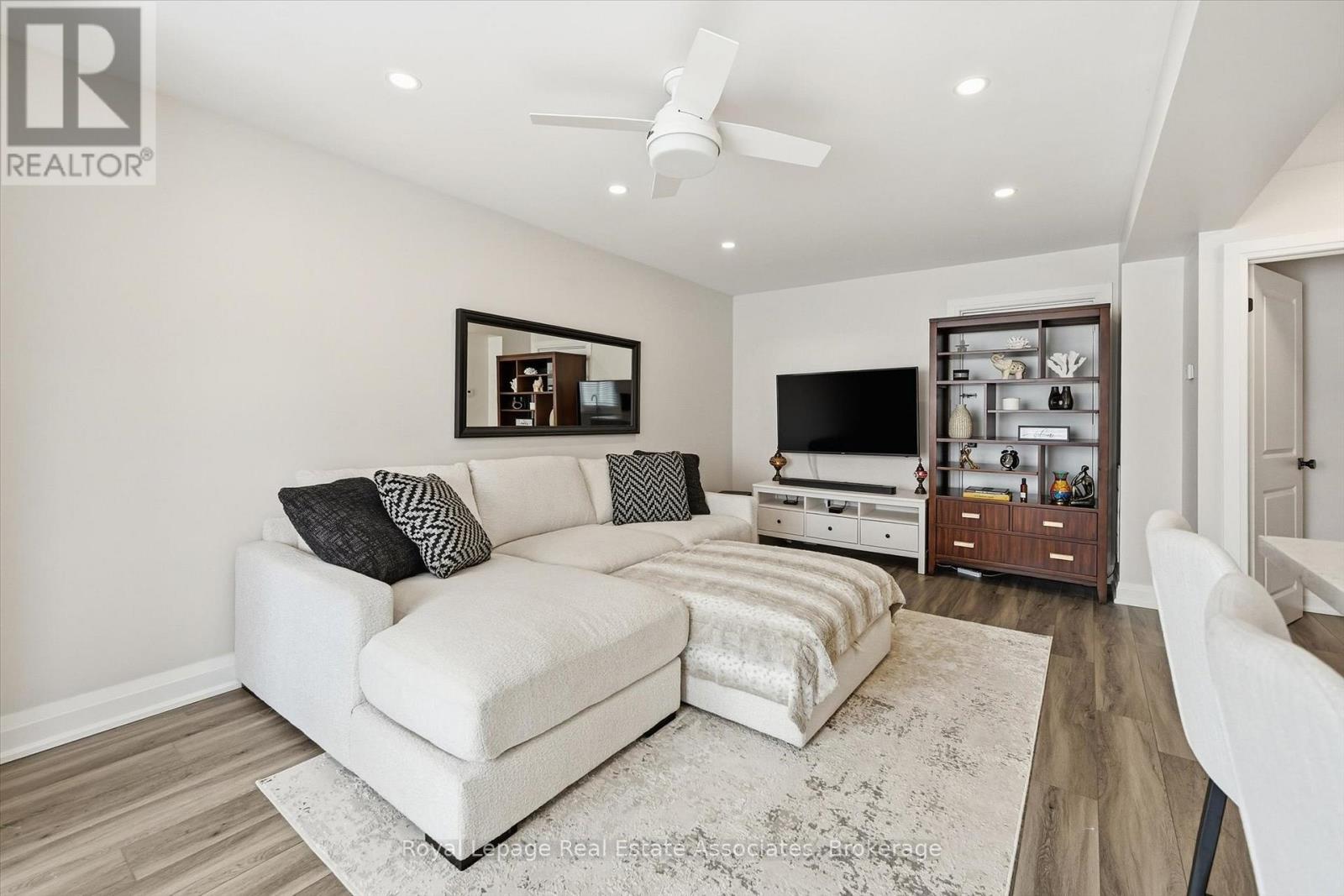 489 Timber Lane, Burlington, Ontario  L7L 4B1 - Photo 18 - W12803038