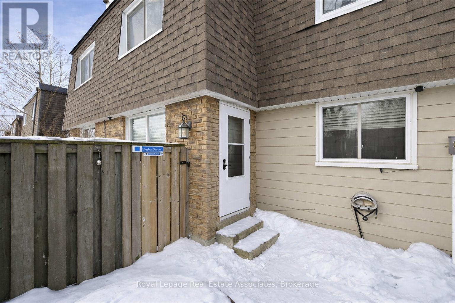 489 Timber Lane, Burlington, Ontario  L7L 4B1 - Photo 3 - W12803038