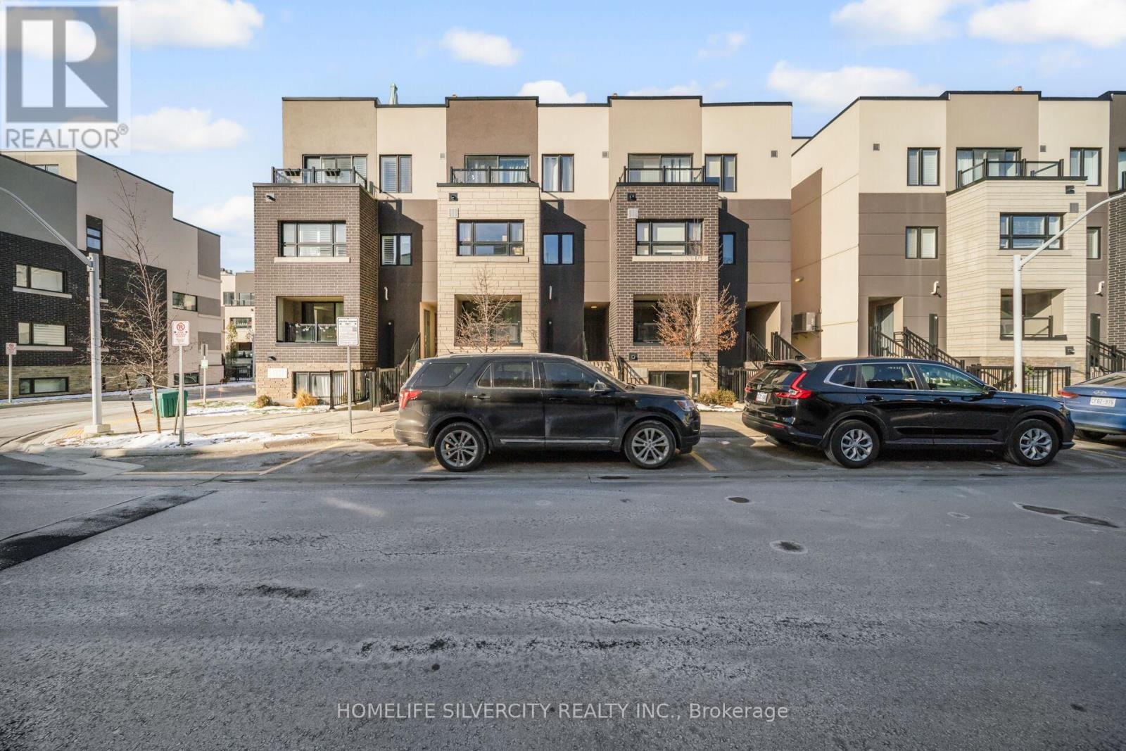 712 - 1131 Cooke Boulevard, Burlington, Ontario L7T 0C3 - Photo 4 - W12803106