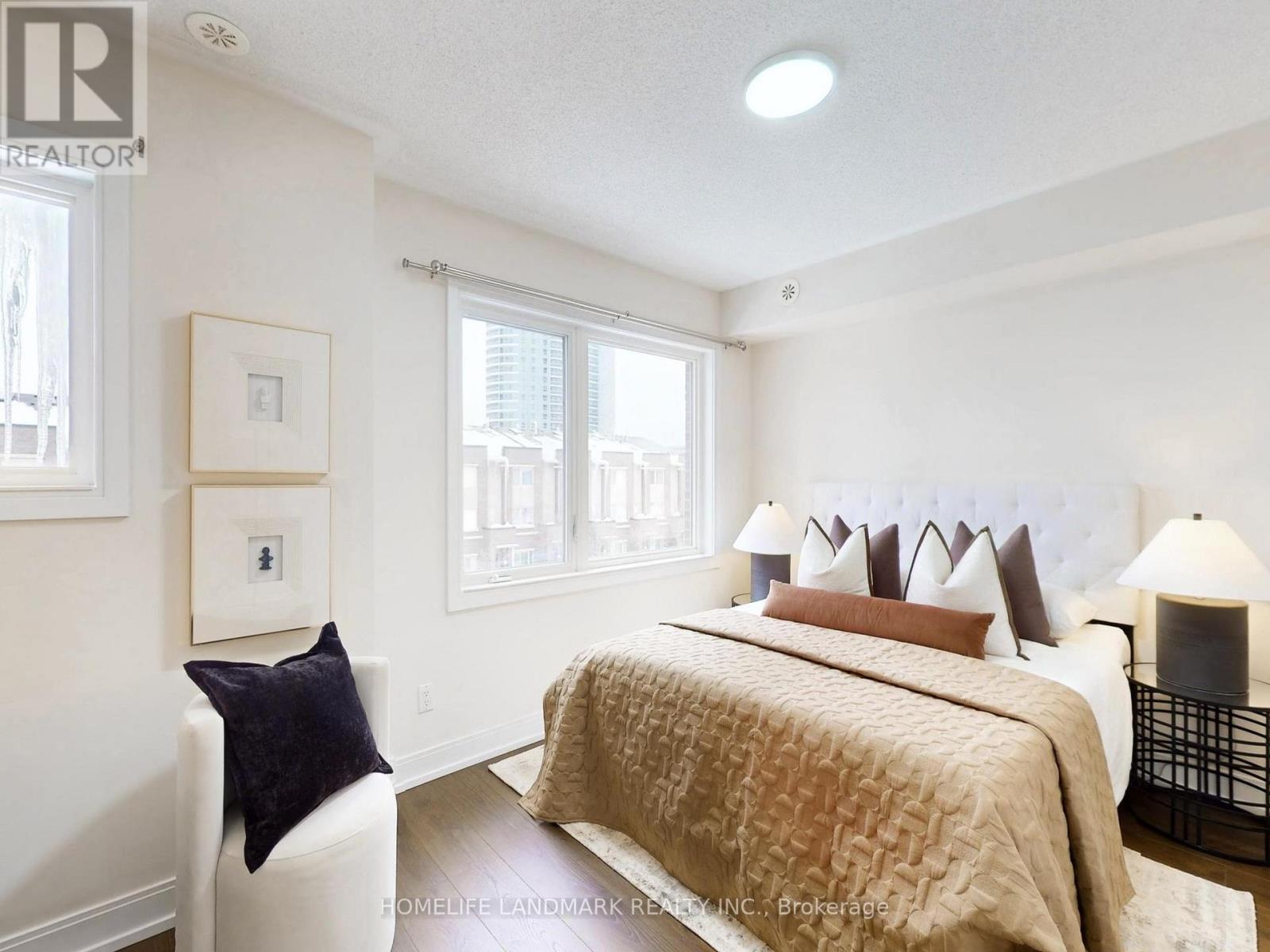 Th47 - 315 Village Green Square, Toronto (Agincourt South-Malvern West), Ontario  M1S 0L2 - Photo 16 - E12791888