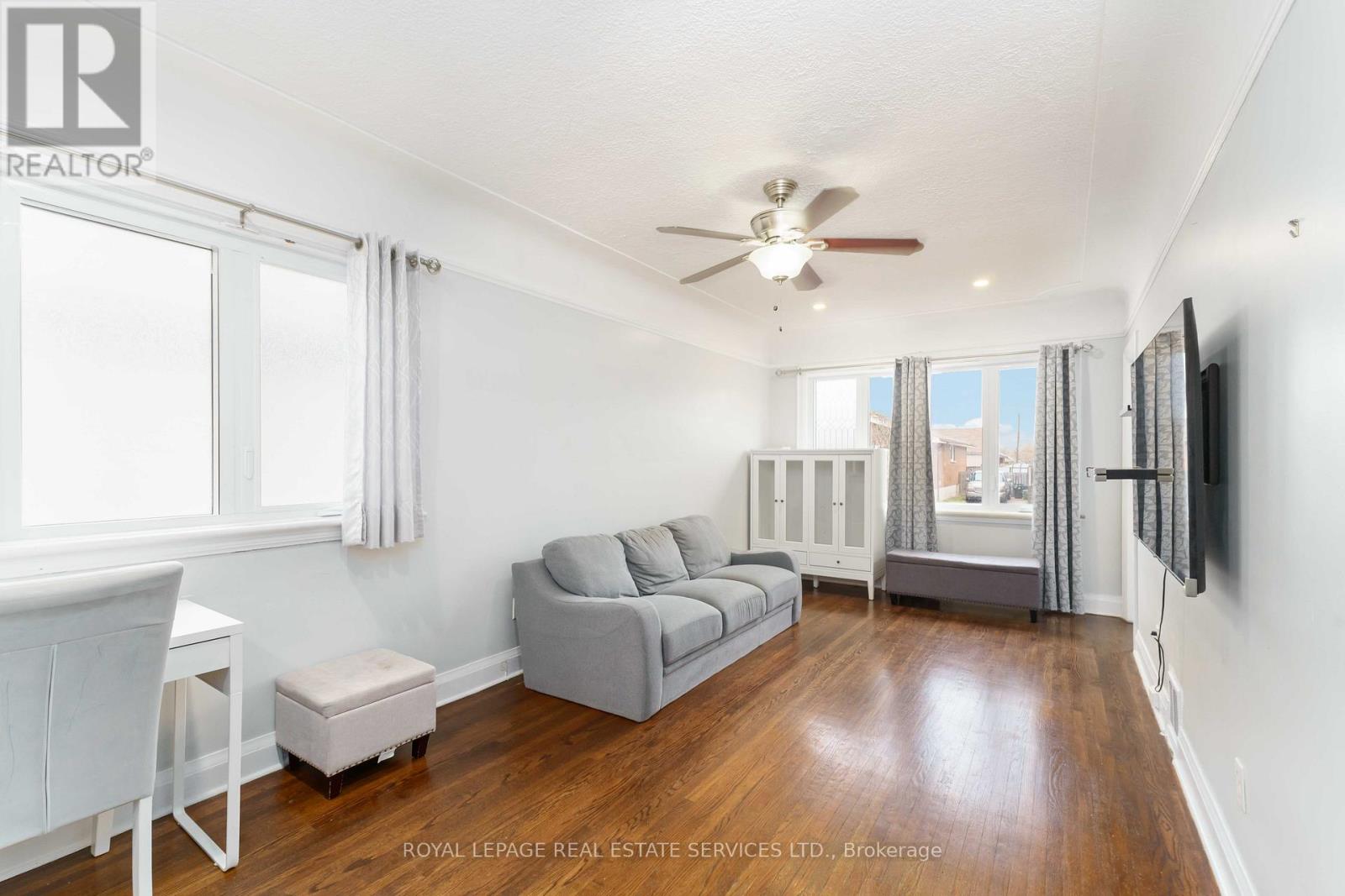 136 Ivon Avenue, Hamilton, Ontario  L8H 5S8 - Photo 6 - X12803092