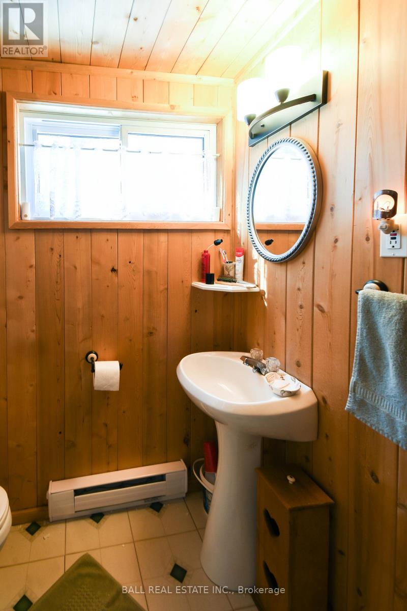 619 Weslemkoon Lake, West Bay, Addington Highlands, Ontario  K0L 1W0 - Photo 24 - X12803232