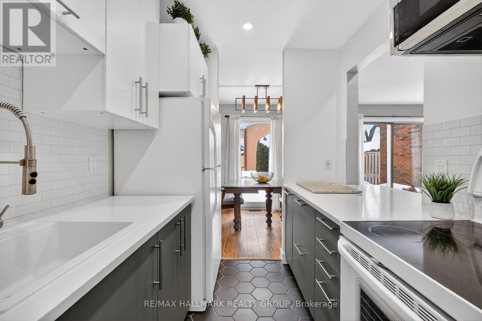 12 Black Forest Lane, Ottawa, Ontario  K2H 5C8 - Photo 26 - X12803154