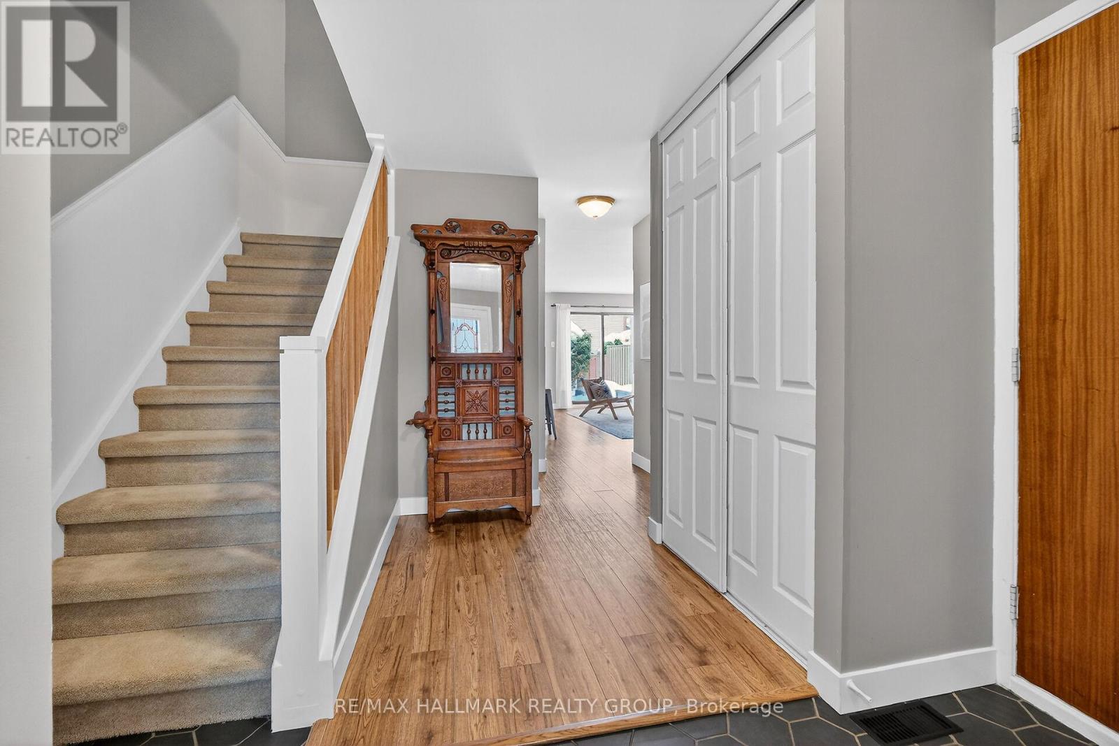 12 Black Forest Lane, Ottawa, Ontario  K2H 5C8 - Photo 6 - X12803154