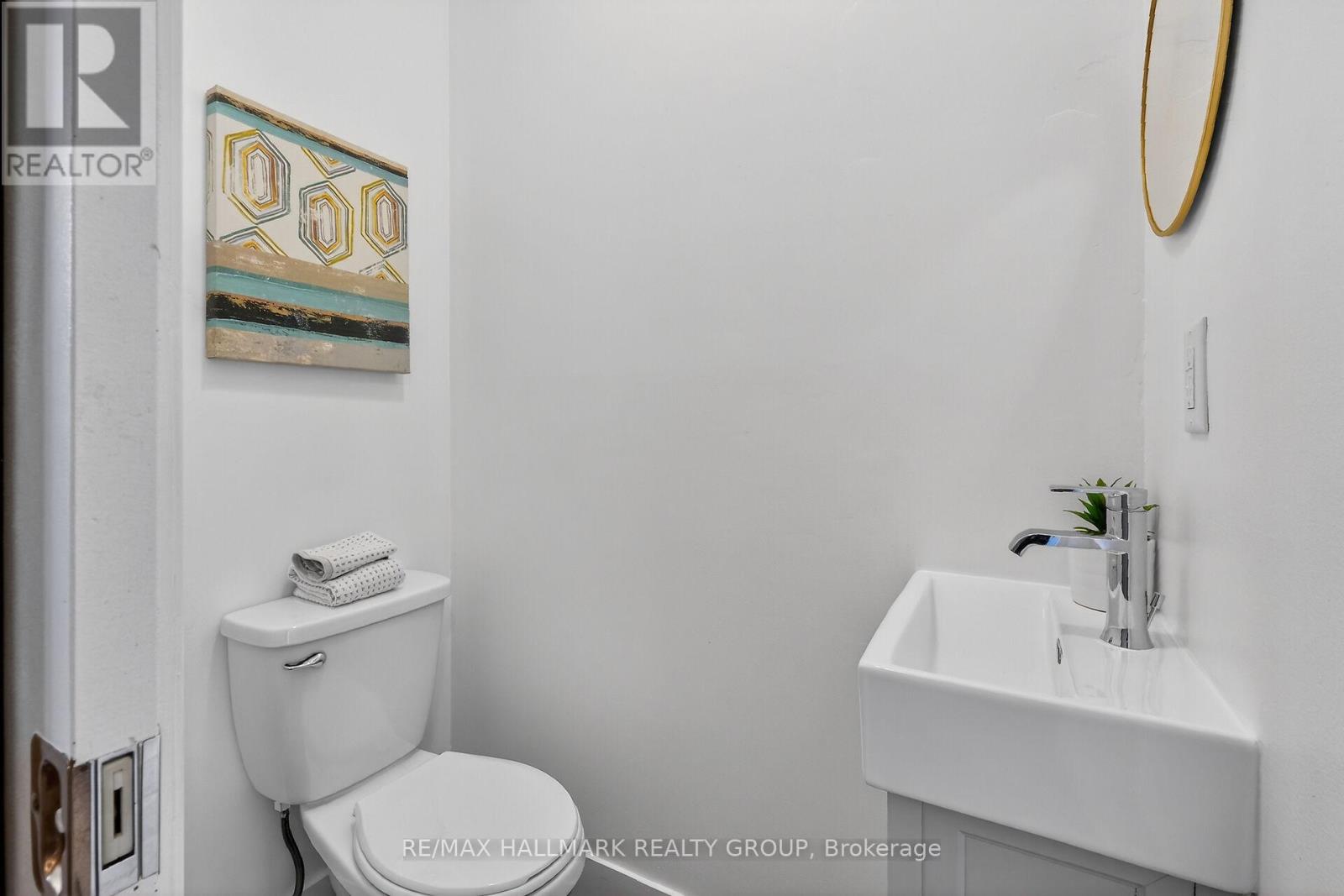 12 Black Forest Lane, Ottawa, Ontario  K2H 5C8 - Photo 7 - X12803154