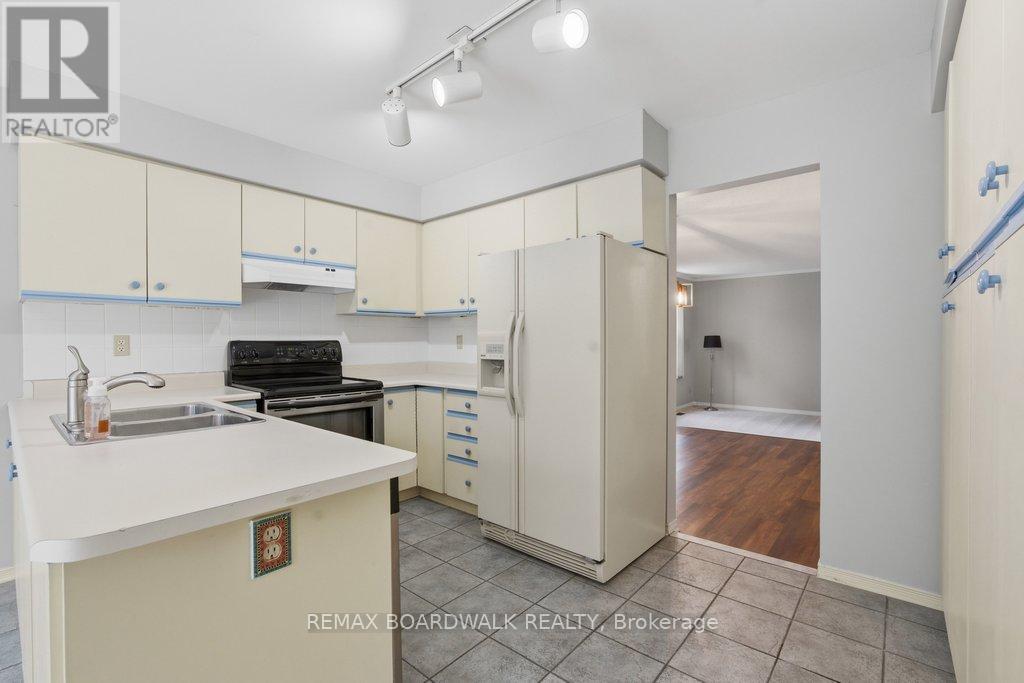 1707 Des Perdrix Crescent, Ottawa, Ontario  K1C 5E3 - Photo 10 - X12803162