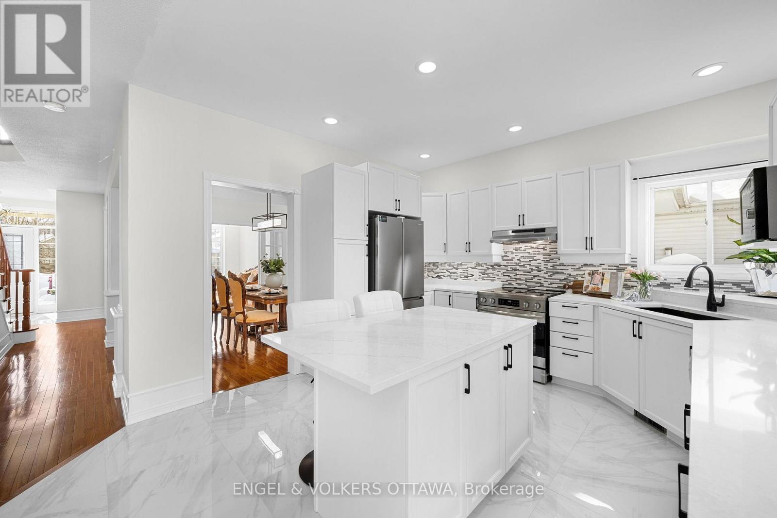 19 Black Tern Crescent, Ottawa, Ontario  K2M 2Z4 - Photo 4 - X12803202