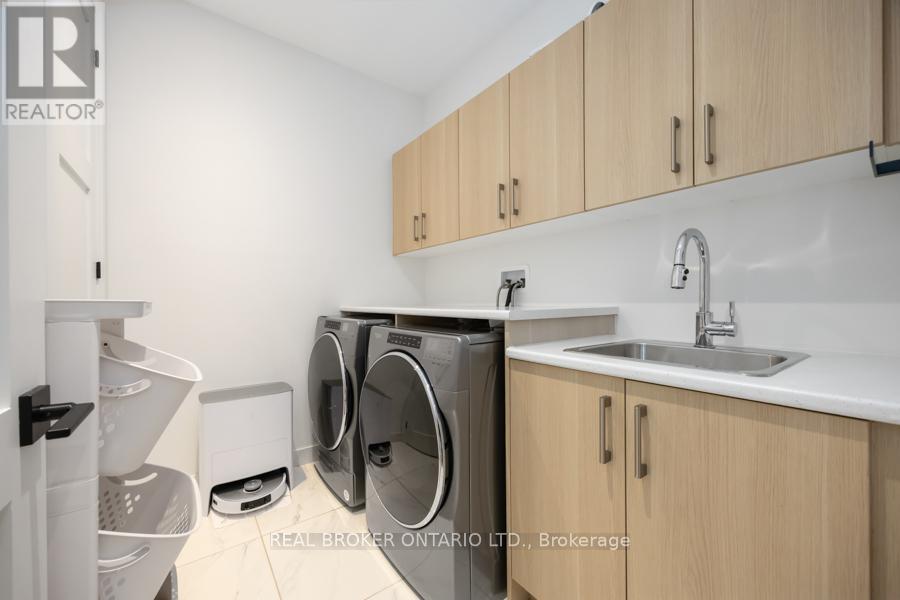 34 Meteorite Street, Richmond Hill, Ontario  L4C 4M9 - Photo 43 - N12790322