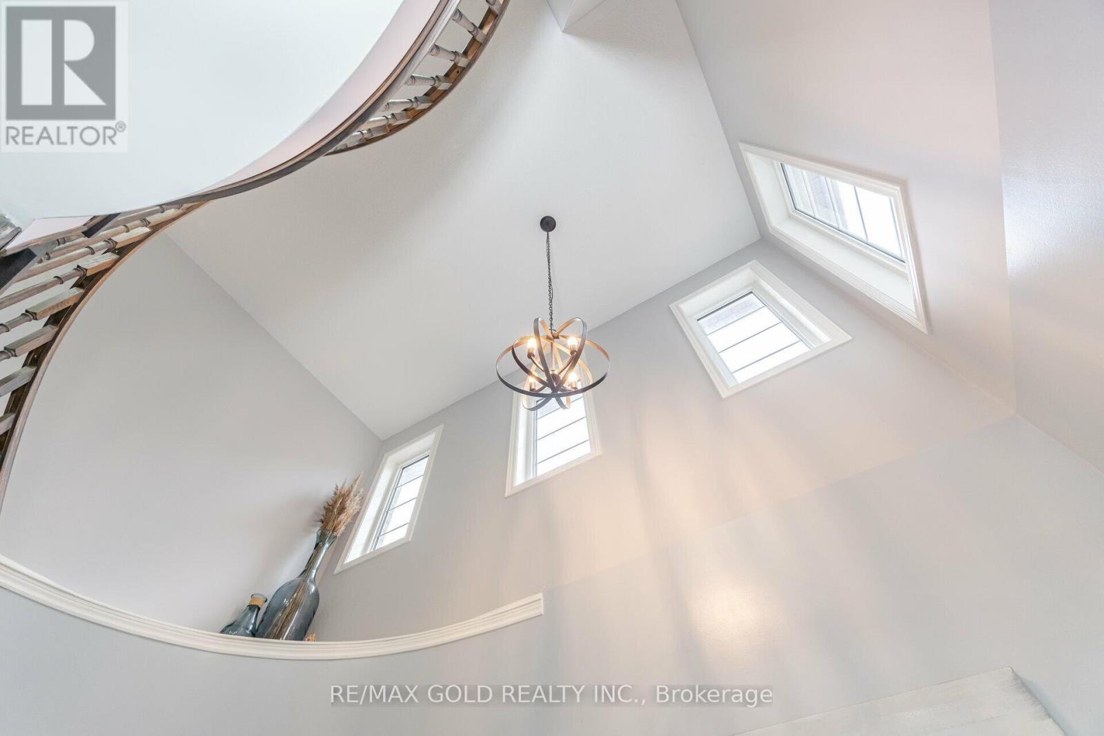 30 Fulmer Road, Brampton, Ontario  L7A 4L9 - Photo 4 - W12802552