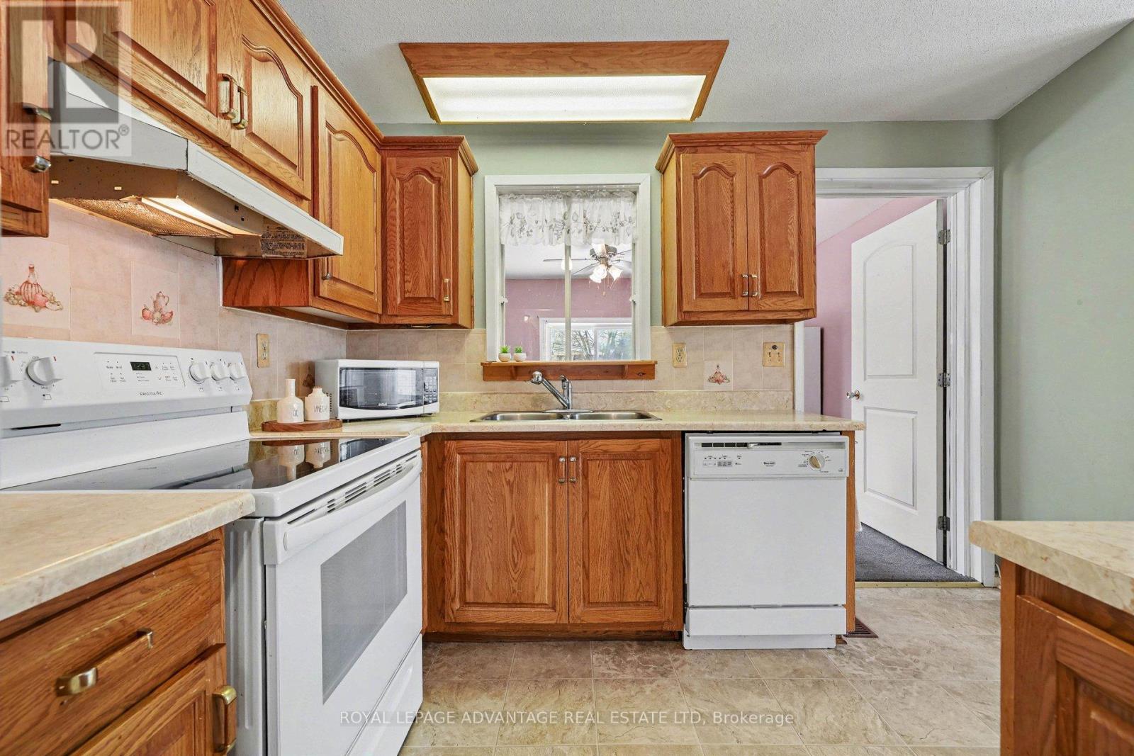 4 Otterdale Crescent E, Rideau Lakes, Ontario  K7A 0J4 - Photo 11 - X12803260