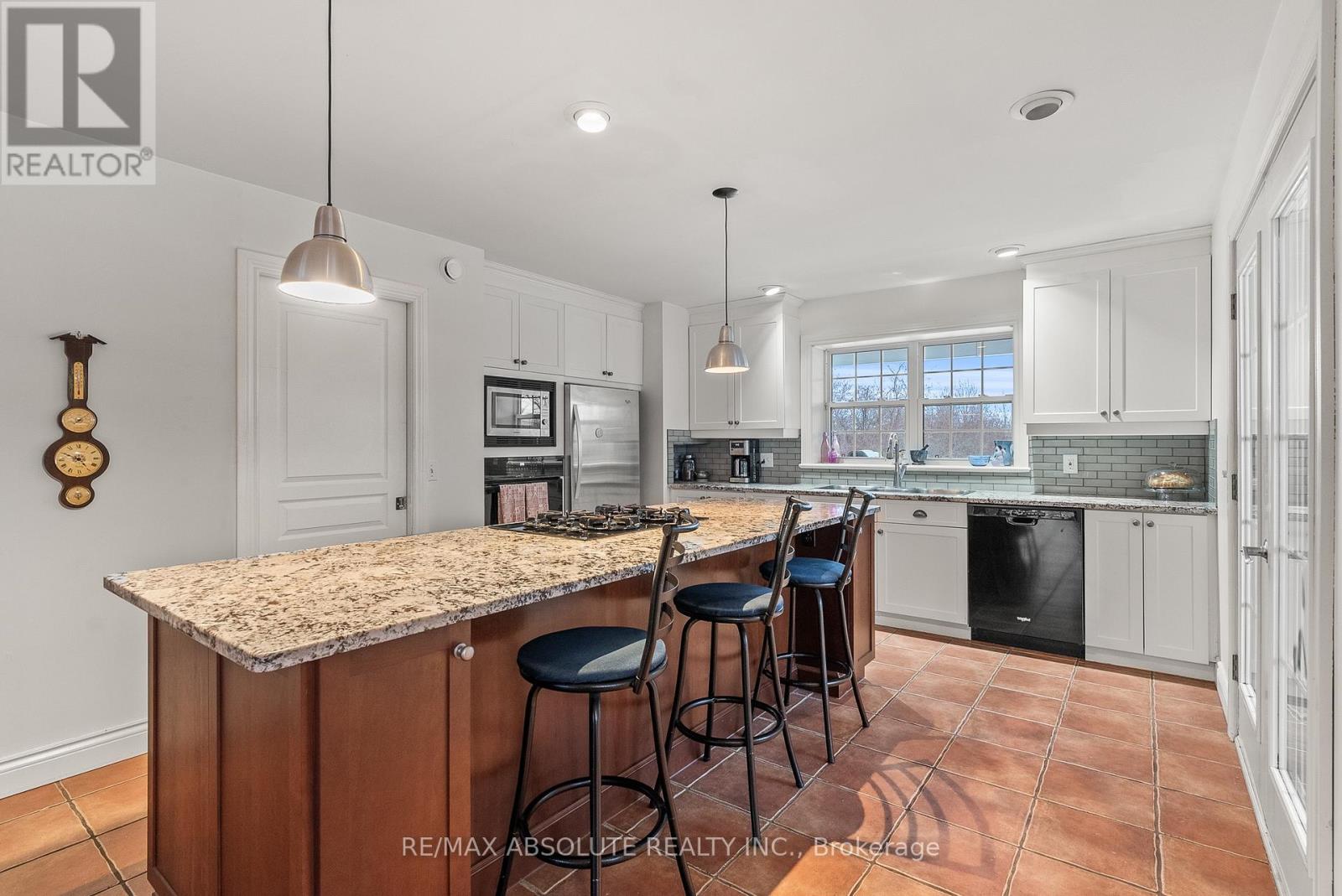 20306 Lochiel Street W, North Glengarry, Ontario  K0C 1A0 - Photo 12 - X12647124