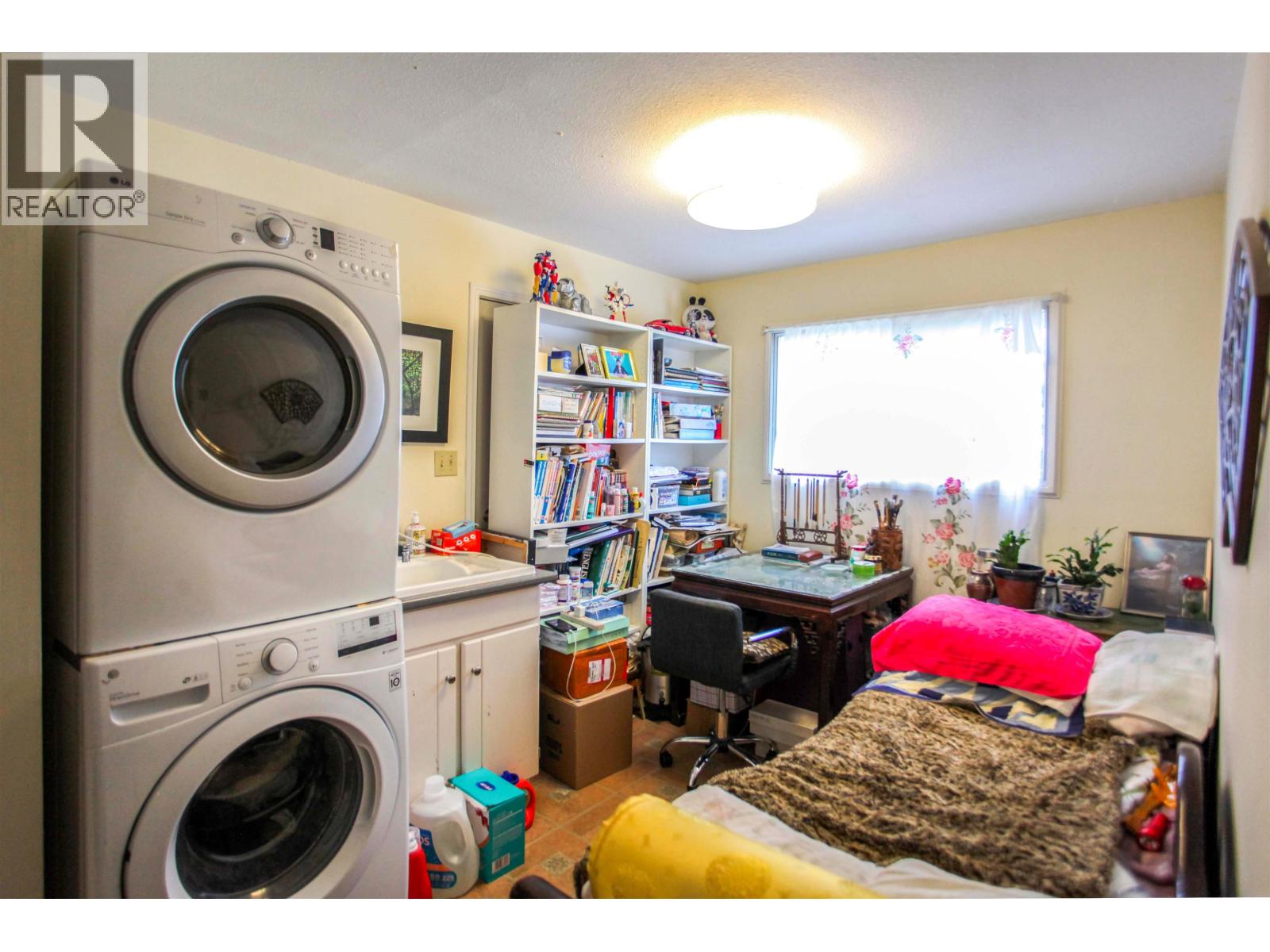 11311 Caravel Court, Richmond, British Columbia  V7E 4L2 - Photo 9 - R3087108