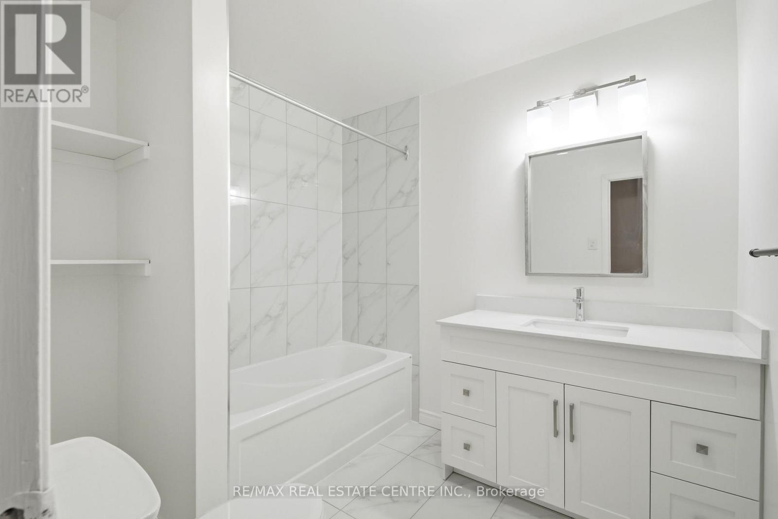 35 Regatta Crescent, Toronto, Ontario  M2R 2X7 - Photo 11 - C12803124