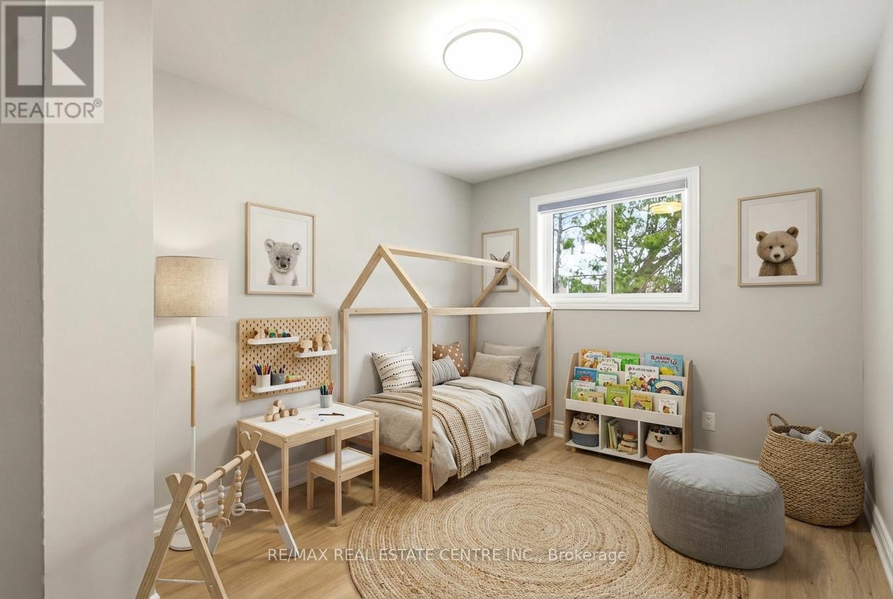 35 Regatta Crescent, Toronto, Ontario  M2R 2X7 - Photo 9 - C12803124