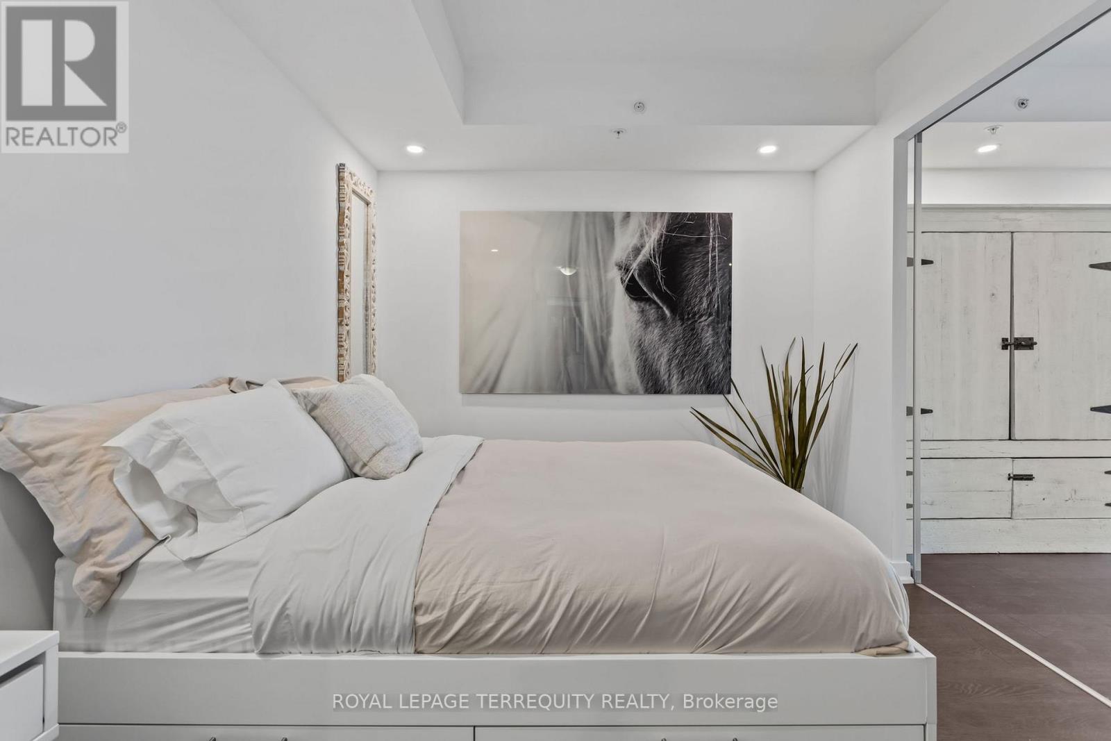 1201 - 199 Richmond Street W, Toronto, Ontario  M5V 0H4 - Photo 11 - C12803192