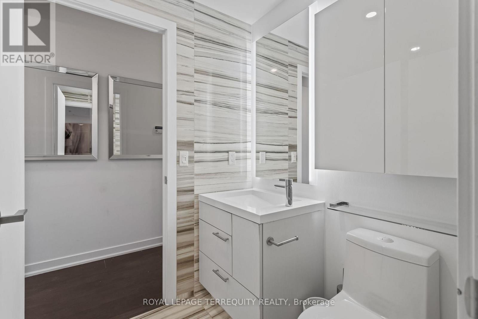 1201 - 199 Richmond Street W, Toronto, Ontario  M5V 0H4 - Photo 12 - C12803192