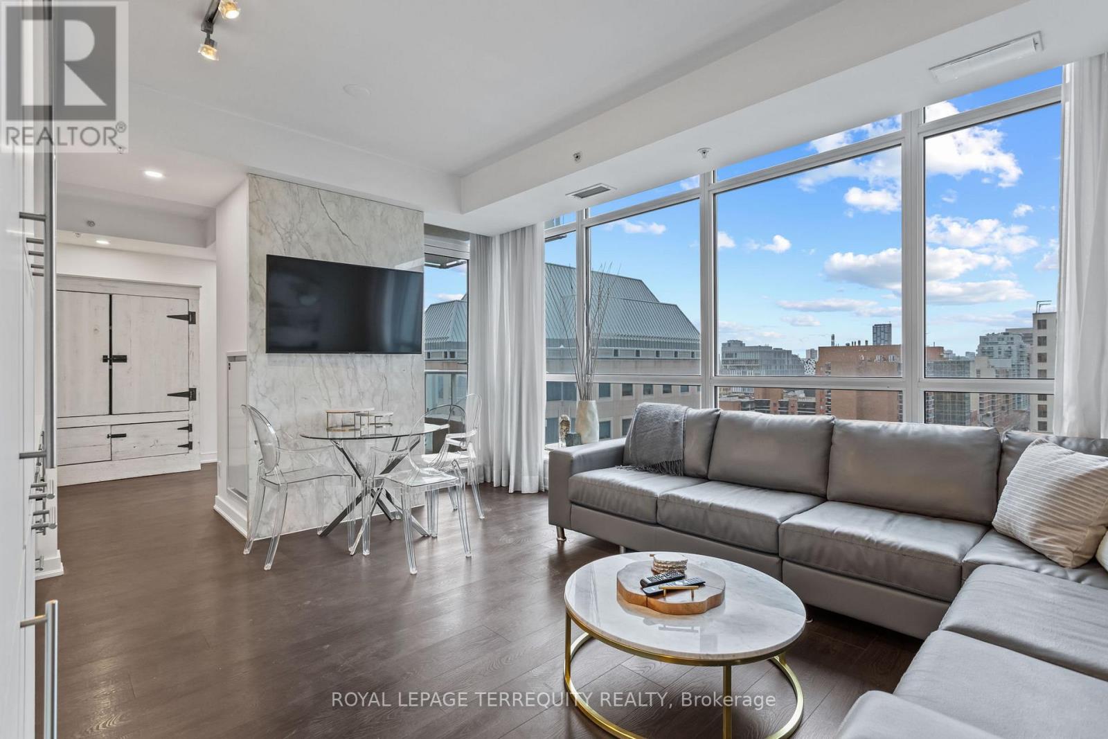 1201 - 199 Richmond Street W, Toronto, Ontario  M5V 0H4 - Photo 3 - C12803192