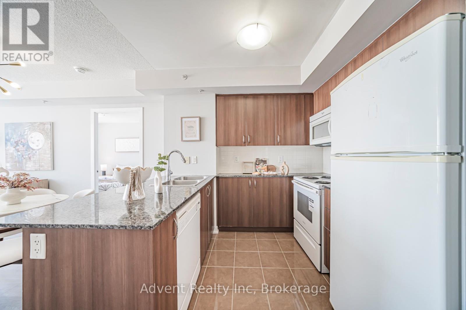 1706 - 5740 Yonge Street, Toronto, Ontario  M2M 0B1 - Photo 5 - C12803252