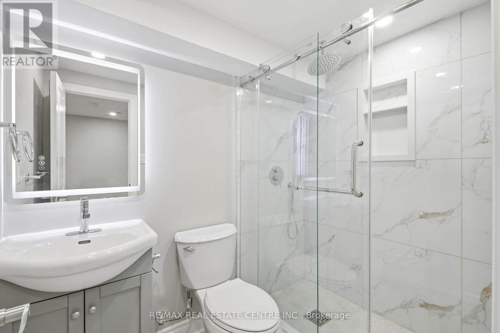 Lower #1 - 35 Regatta Crescent, Toronto, Ontario  M2R 2X7 - Photo 5 - C12803306