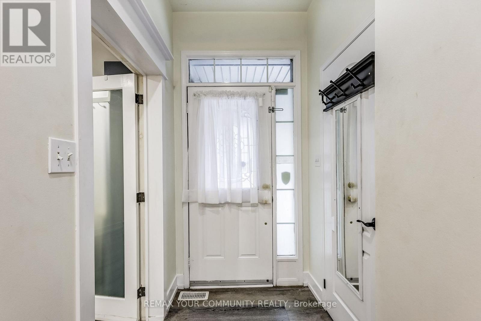 18 Tozer Crescent, Ajax, Ontario  L1T 4Z9 - Photo 6 - E12803132