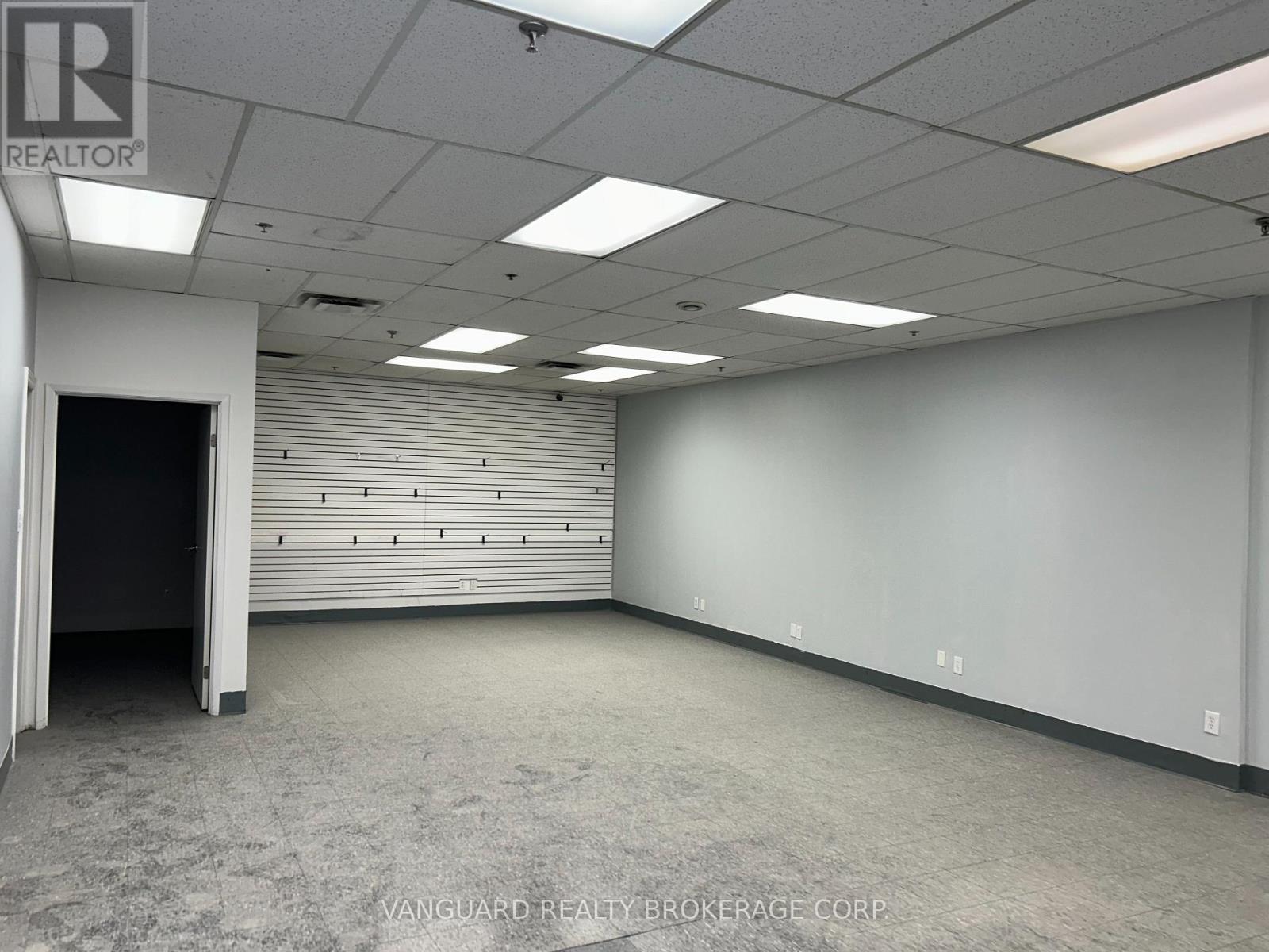 8 - 307 Edgeley Boulevard E, Vaughan, Ontario  L4K 3Z5 - Photo 4 - N12803292