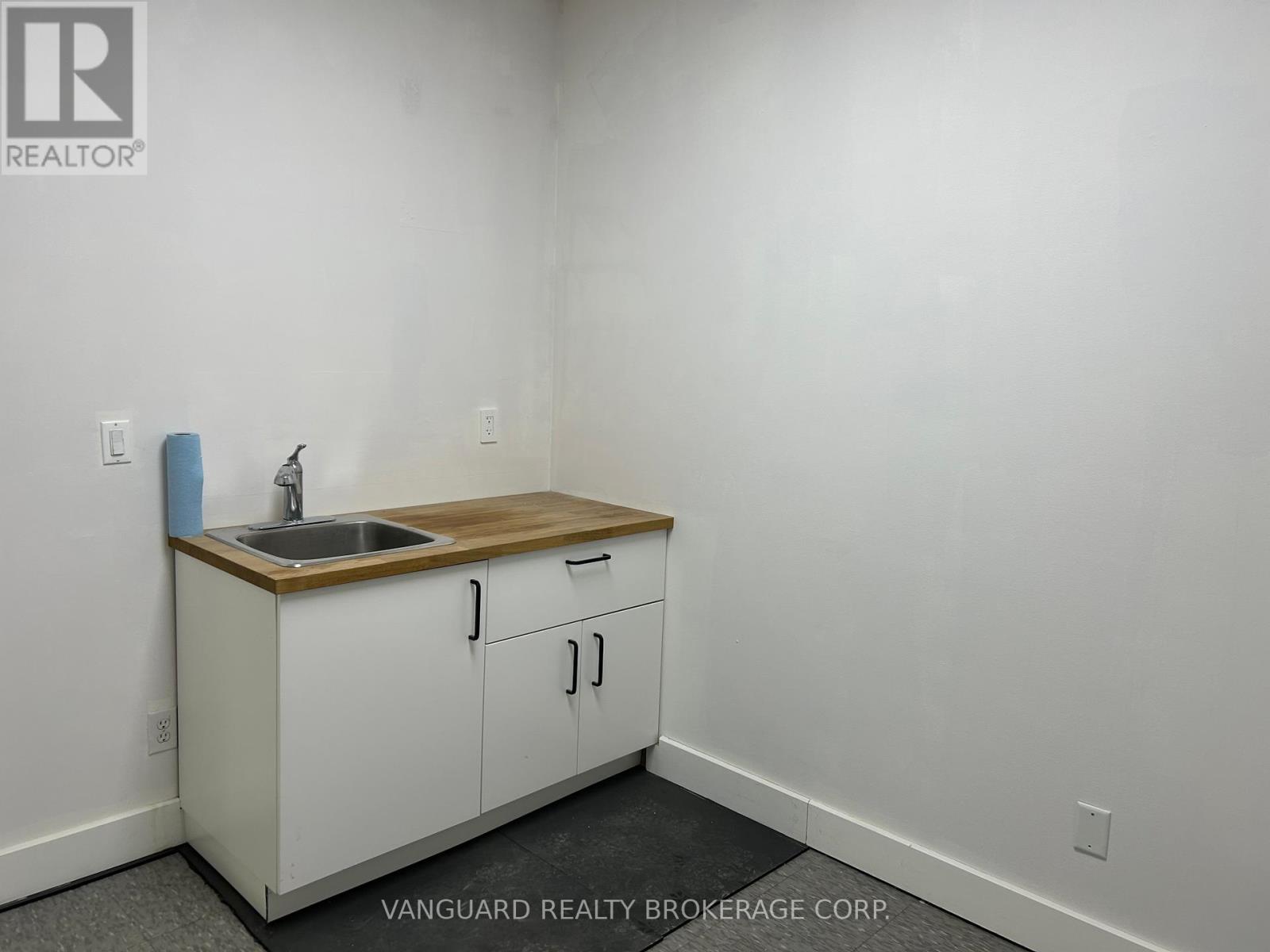 8 - 307 Edgeley Boulevard E, Vaughan, Ontario  L4K 3Z5 - Photo 5 - N12803292