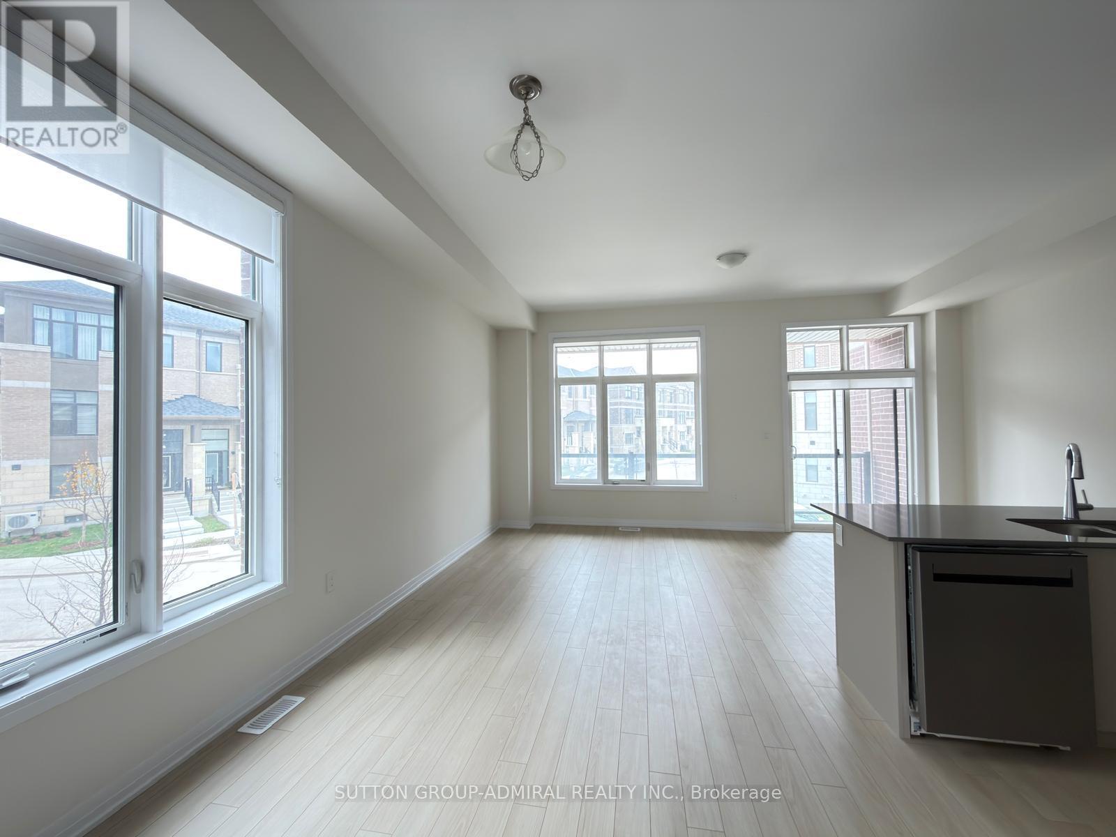 72 Lunay Drive, Richmond Hill, Ontario  L4S 0P2 - Photo 3 - N12803302