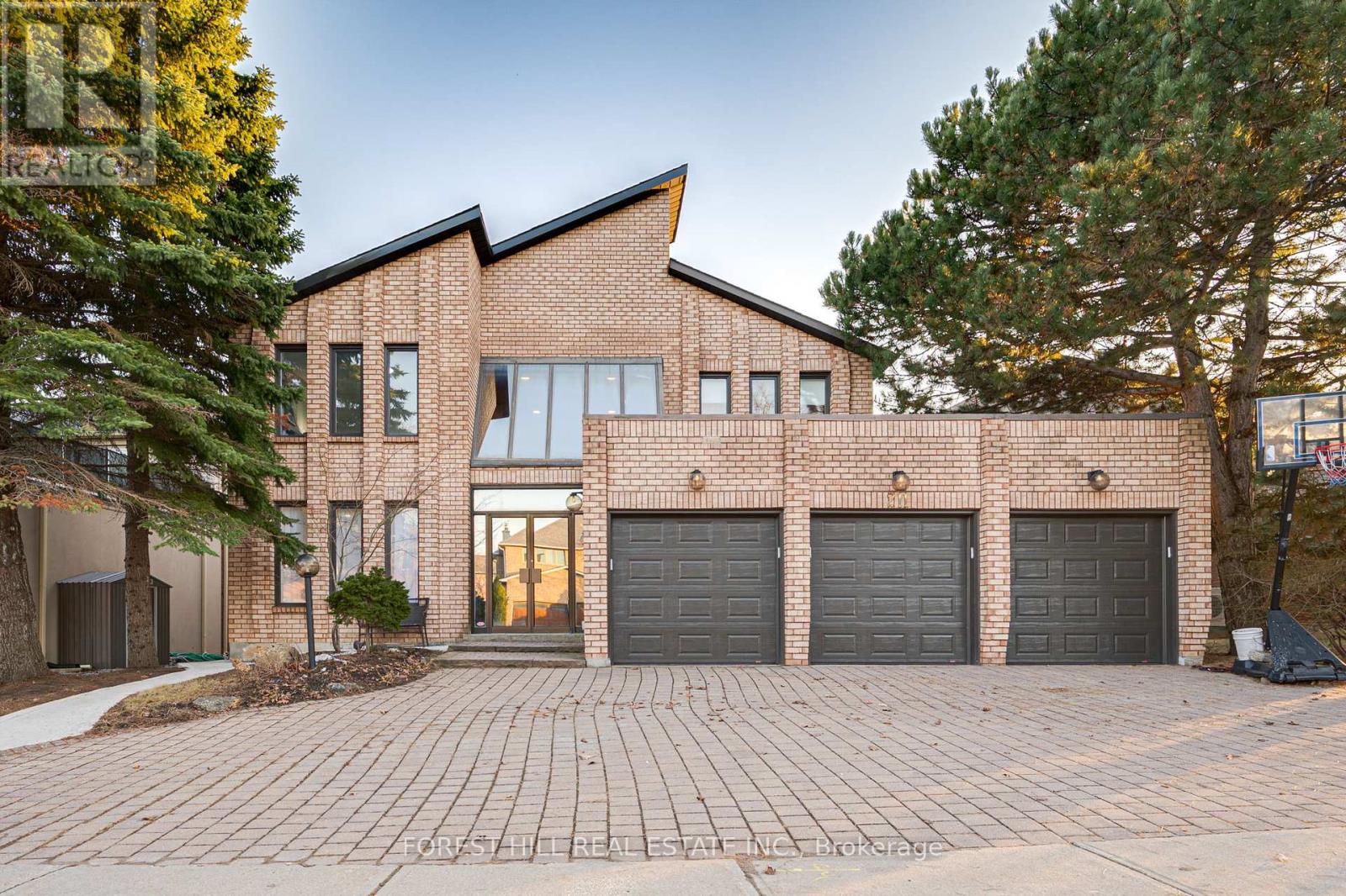 211 FRANKLIN AVENUE, Vaughan, Ontario