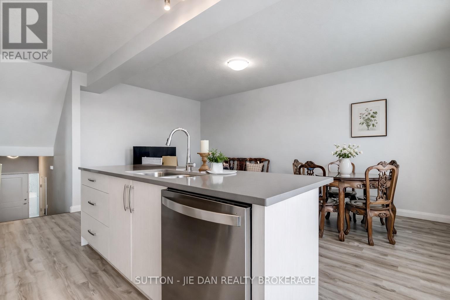 2 - 819 Kleinburg Drive, London North, Ontario  N5X 0N6 - Photo 6 - X12765114