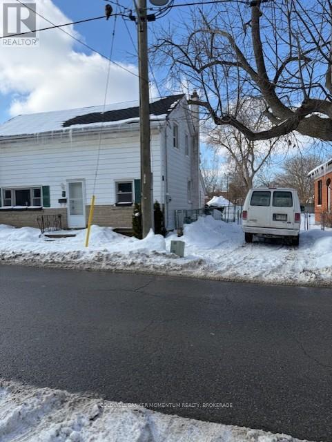 5 Tasker Street, St. Catharines, Ontario  L2R 3Z7 - Photo 3 - X12763776