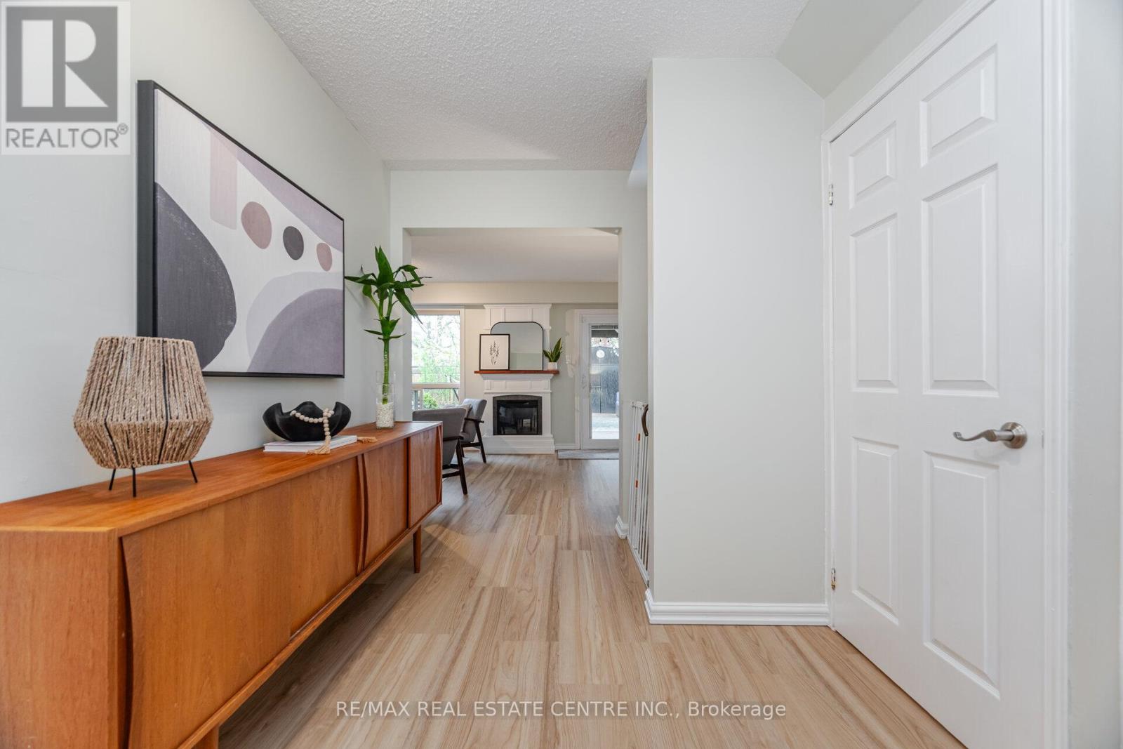 3017 Glace Bay Road, Mississauga, Ontario  L5N 2J9 - Photo 4 - W12803222