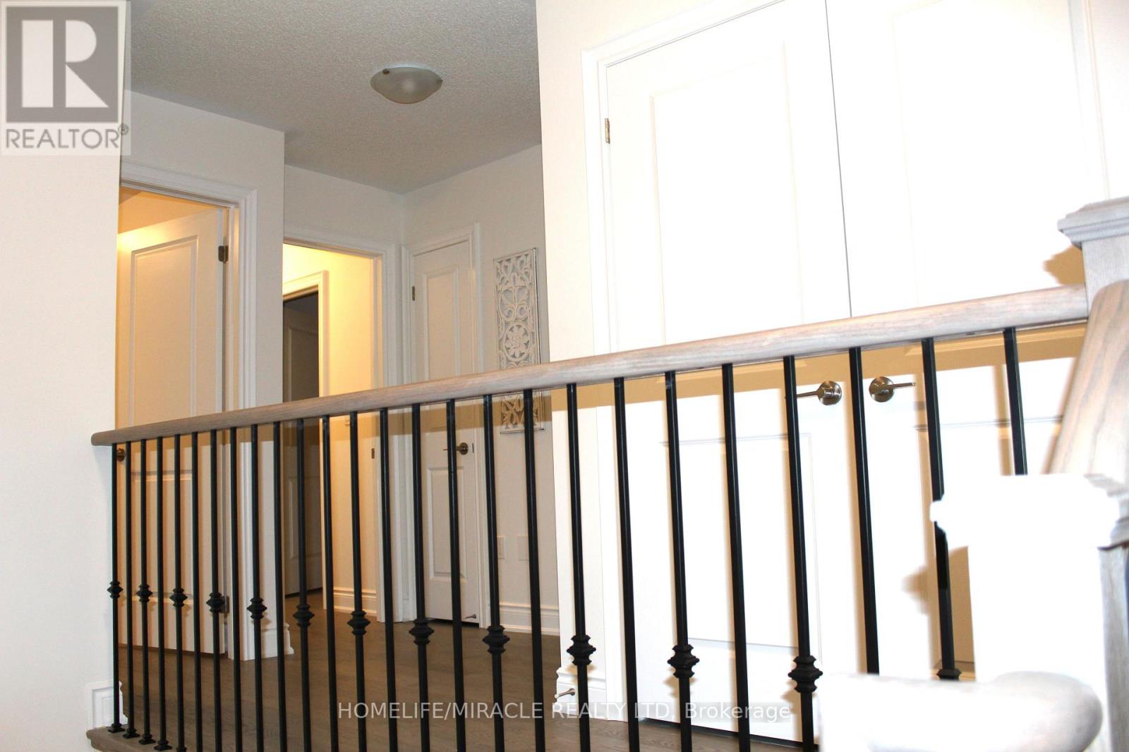 94 Bermondsey Way, Brampton, Ontario  L6Y 6K9 - Photo 10 - W12803270