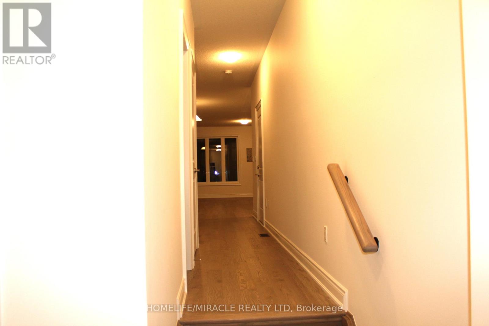 94 Bermondsey Way, Brampton, Ontario  L6Y 6K9 - Photo 3 - W12803270