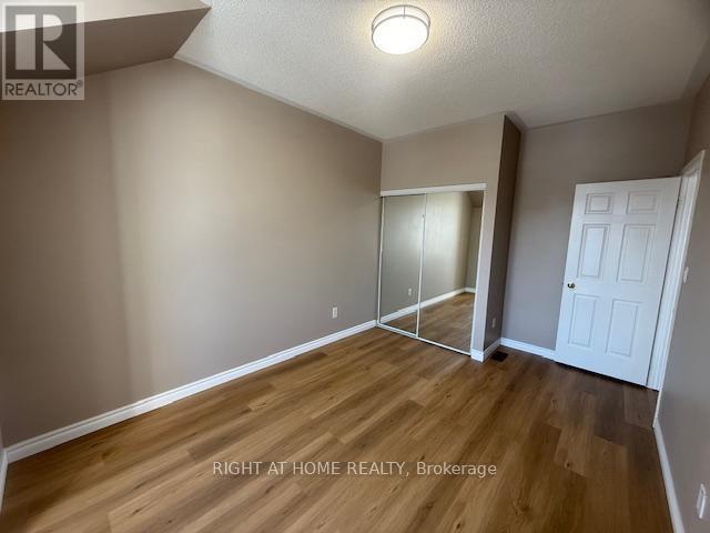 5923 Blue Spruce Avenue, Burlington, Ontario  L7L 6T3 - Photo 14 - W12803288