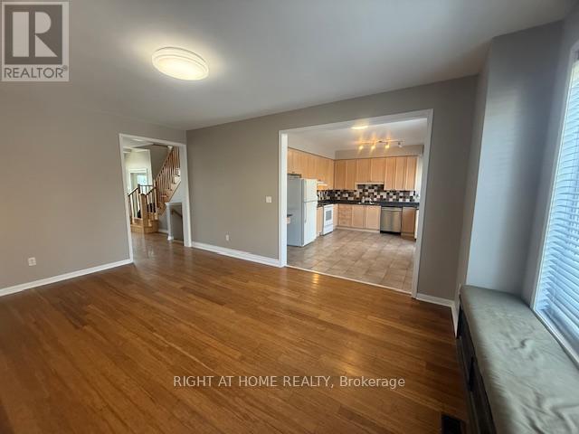 5923 Blue Spruce Avenue, Burlington, Ontario  L7L 6T3 - Photo 5 - W12803288