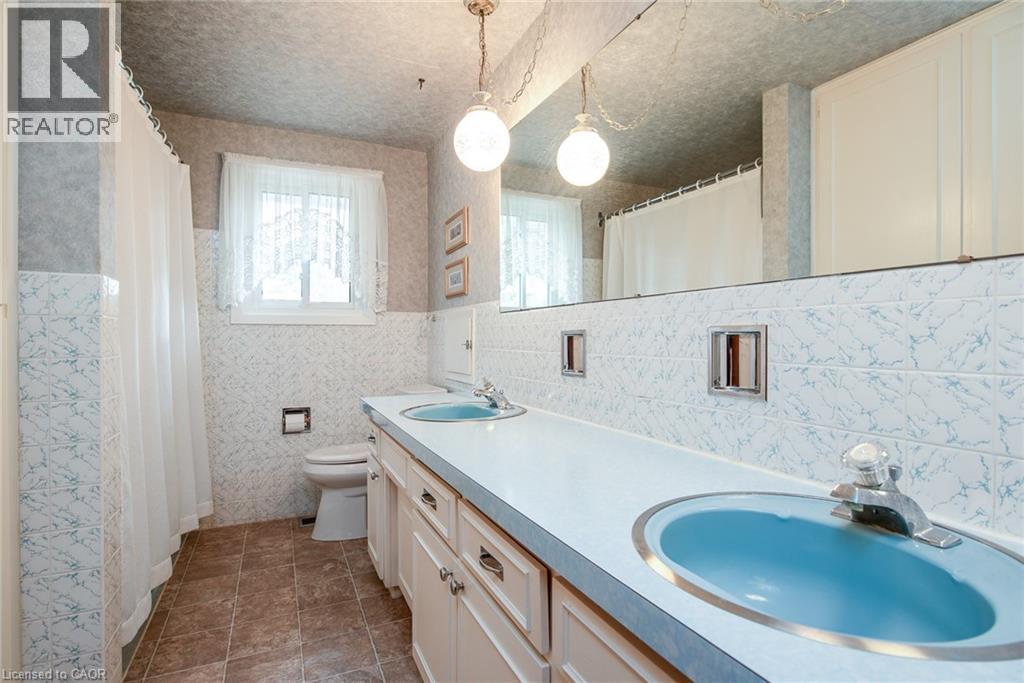 155 Shuh Avenue, Kitchener, Ontario  N2A 1H4 - Photo 38 - 40787674