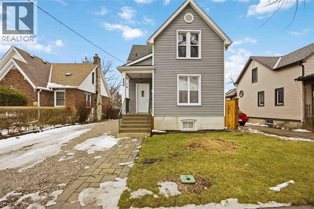 243 Brock Street South, Sarnia, Ontario  N7T 2W5 - Photo 2 - 26003579