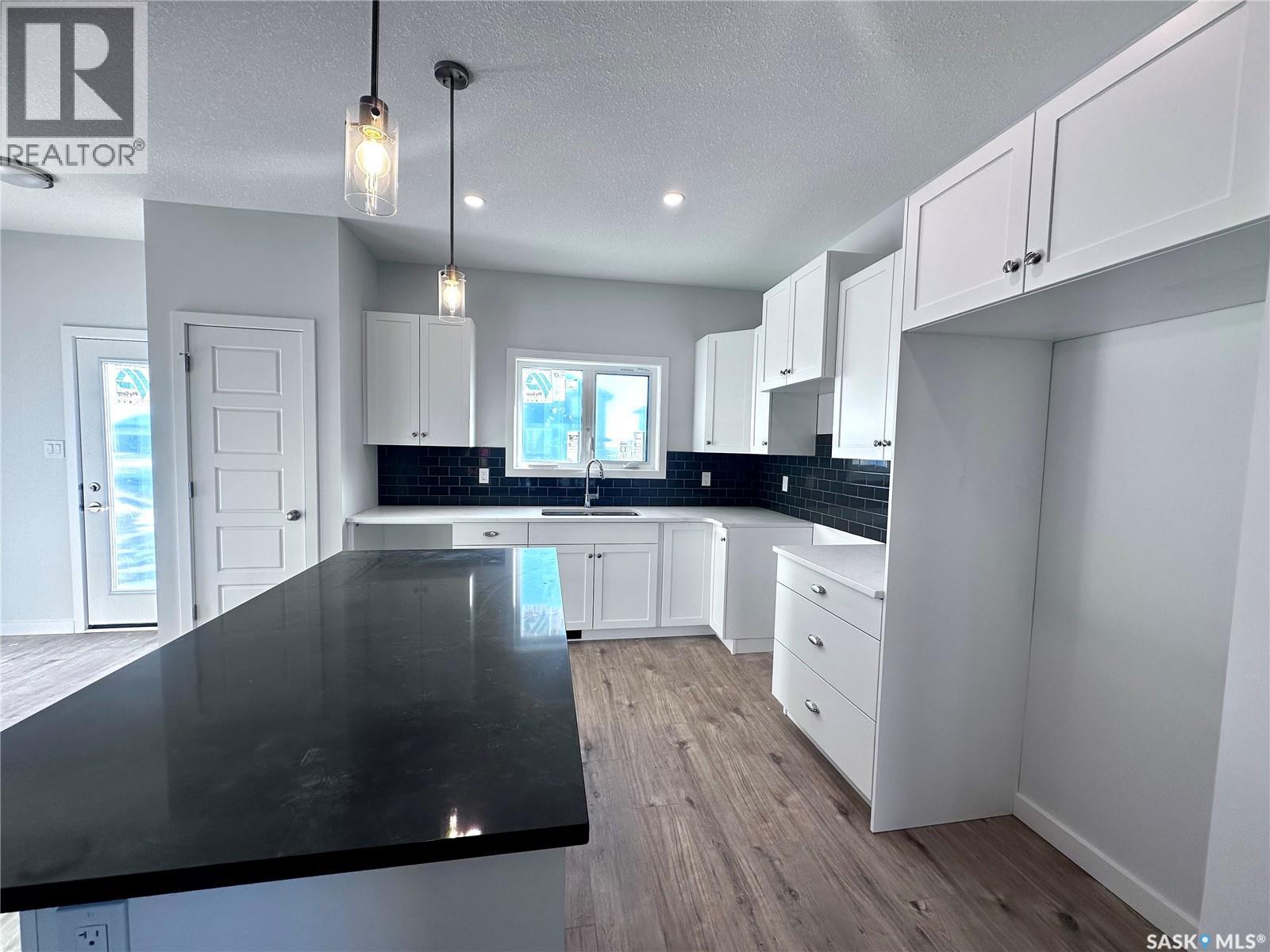 1121 Camden Gardens, White City, Saskatchewan  S4L 0G1 - Photo 4 - SK028873