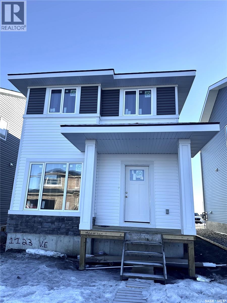 1123 Camden Gardens, White City, Saskatchewan  S4L 0G1 - Photo 1 - SK028872