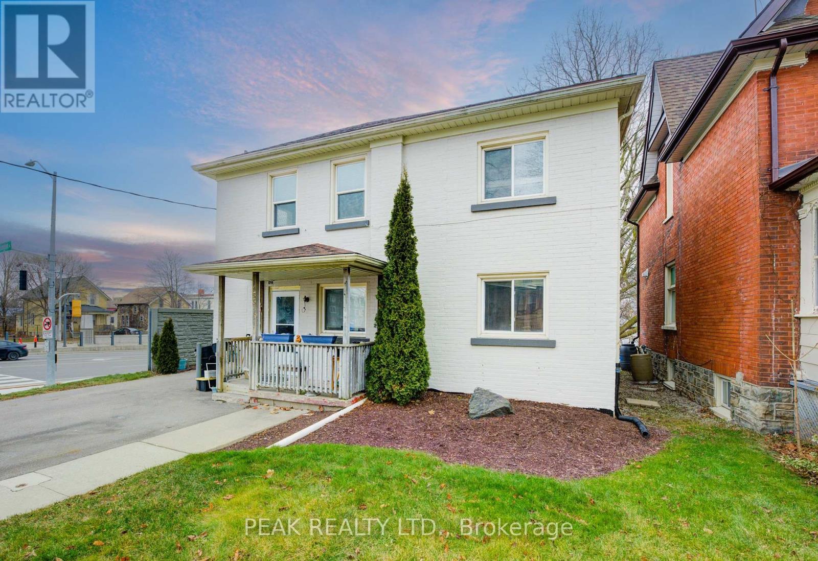 155 Wellington Street, Kitchener, Ontario  N2H 5J9 - Photo 2 - X12803290