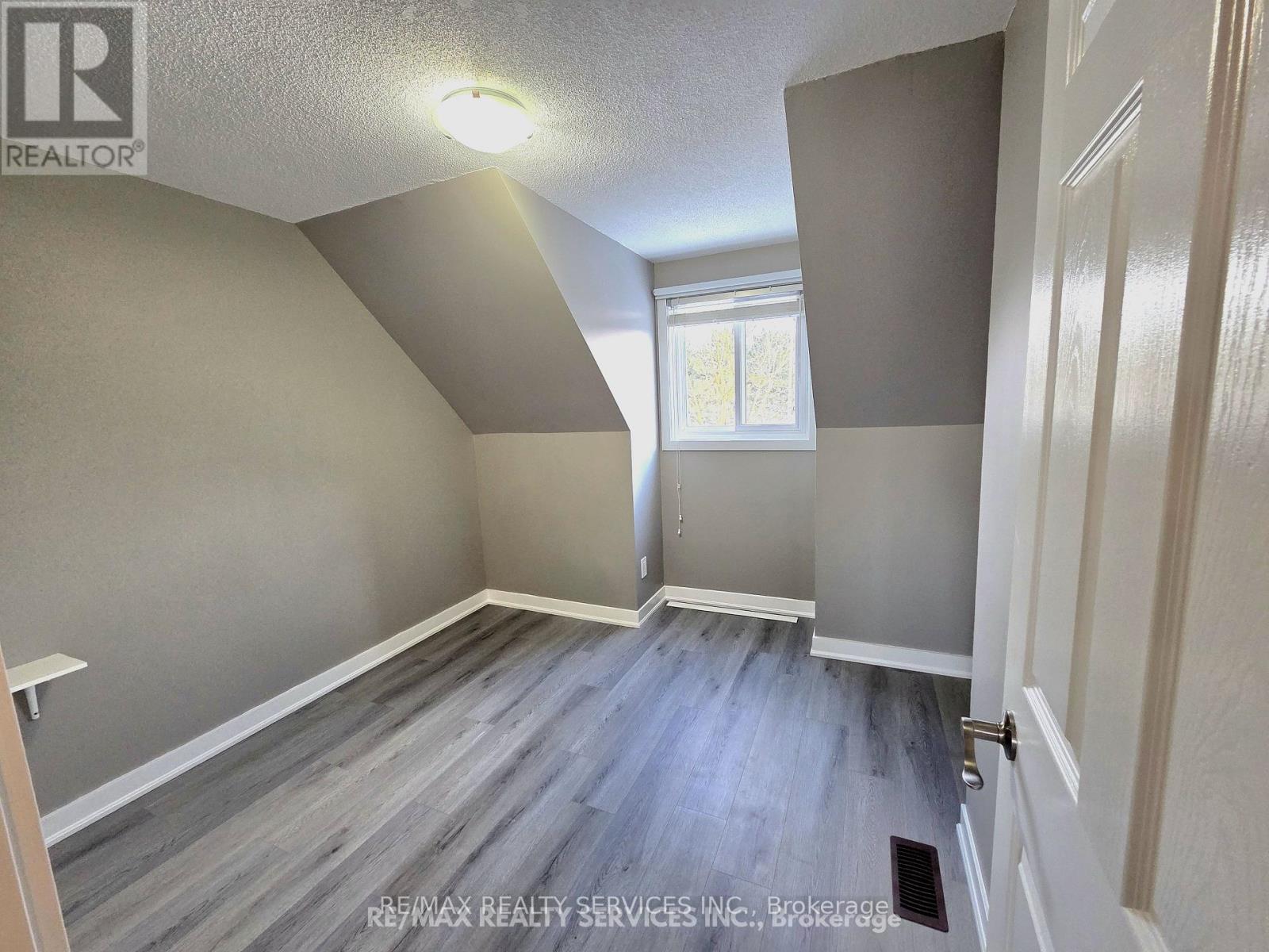 662 Elgin Street N, Cambridge, Ontario  N1R 7W5 - Photo 39 - X12803310