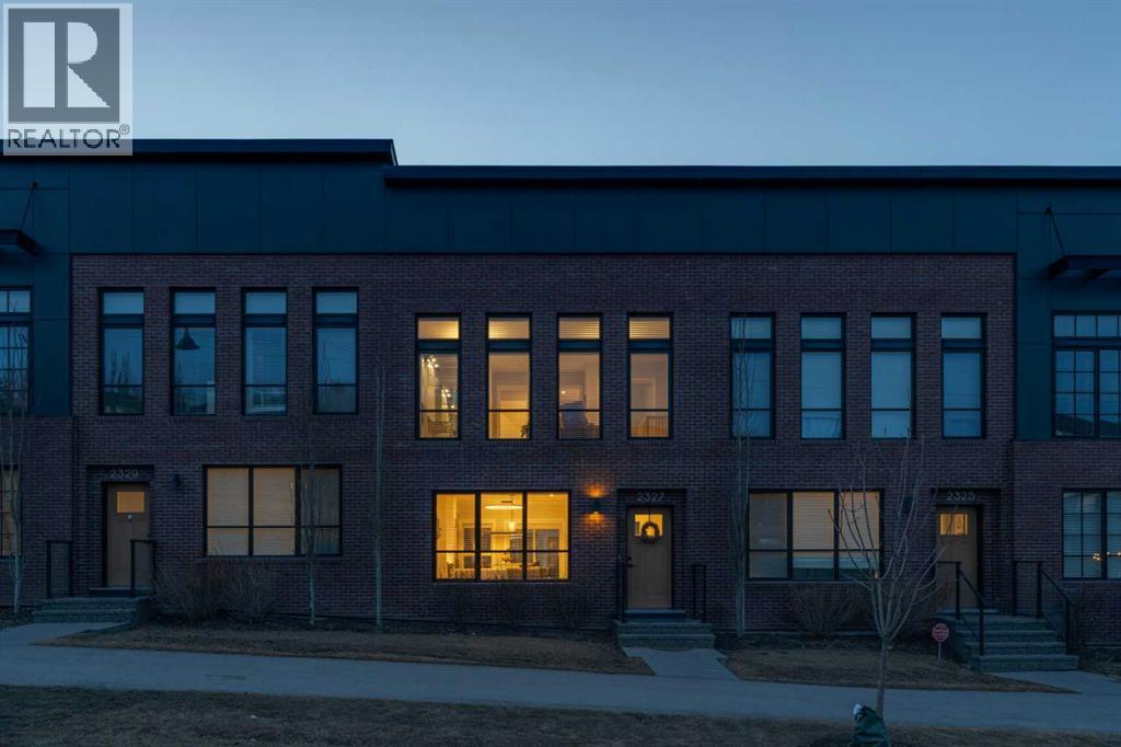 2327 77 Street SW, Calgary, Alberta