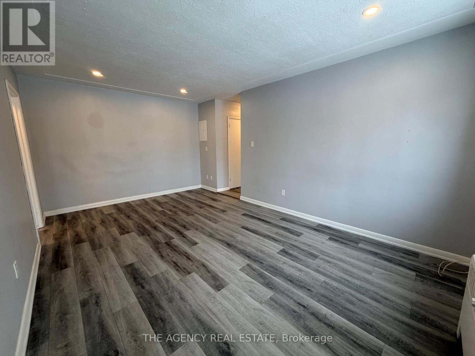 63 Wellington Road, London South, Ontario  N6C 4M7 - Photo 5 - X12803358