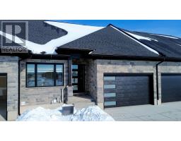 10 - 32 POSTMA CRESCENT, North Middlesex, Ontario