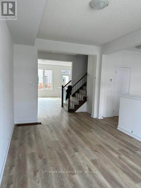 8 Andrew Knowles Lane, East Gwillimbury, Ontario  L0G 1M0 - Photo 16 - N12669922