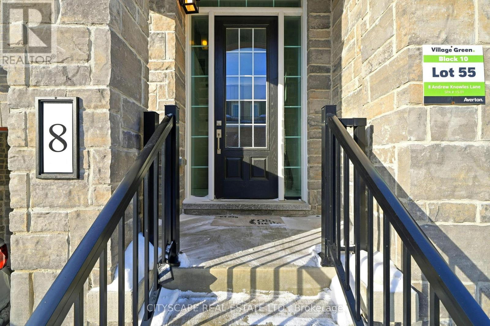 8 Andrew Knowles Lane, East Gwillimbury, Ontario  L0G 1M0 - Photo 2 - N12669922