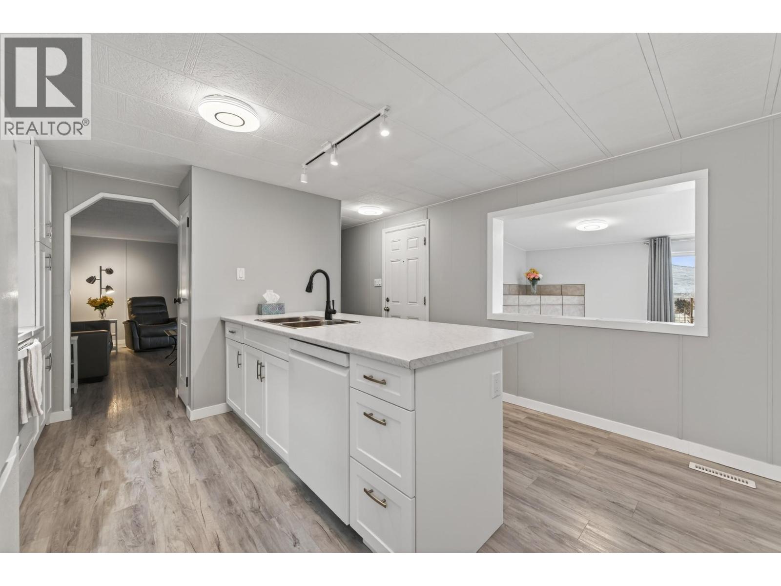 1680 Westsyde Road Unit# 35, Kamloops, British Columbia  V2B 7B6 - Photo 8 - 10376514